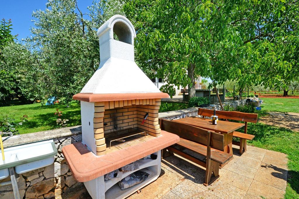 Apartments Mira Veleniki Экстерьер фото