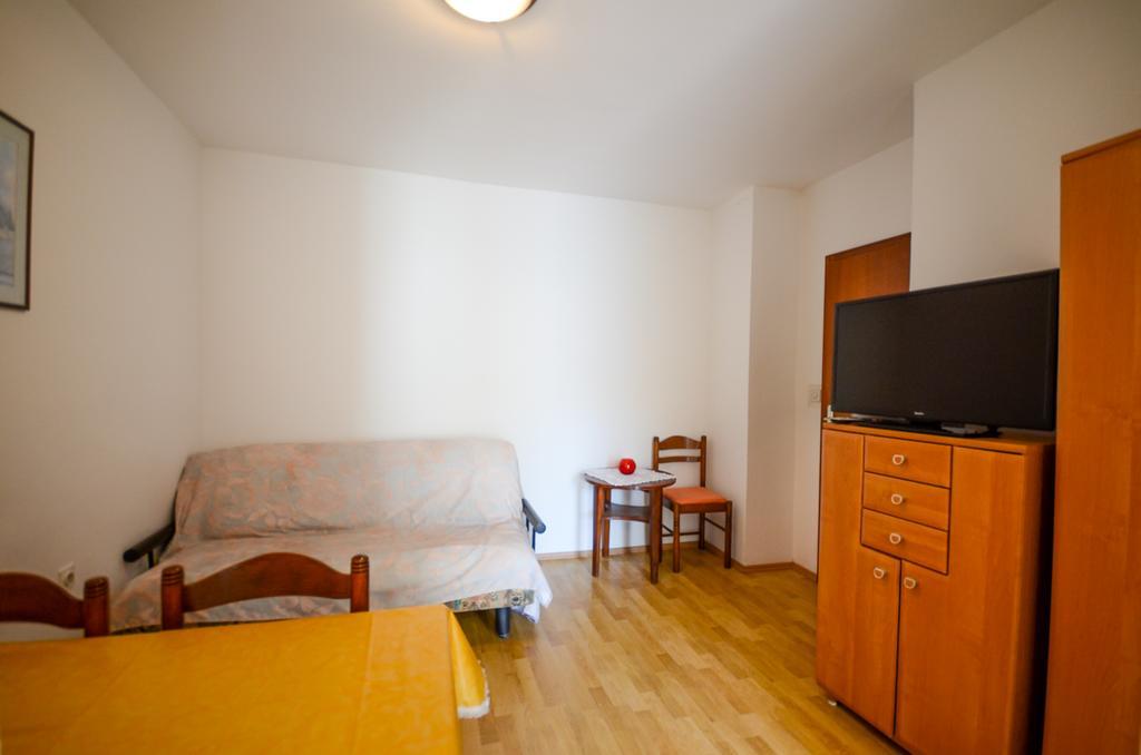 Apartments Mira Veleniki Экстерьер фото